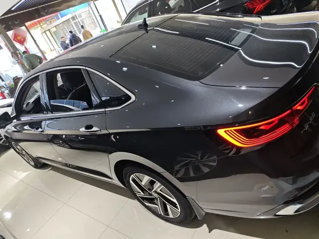 VOLKSWAGEN SAGITAR 2023