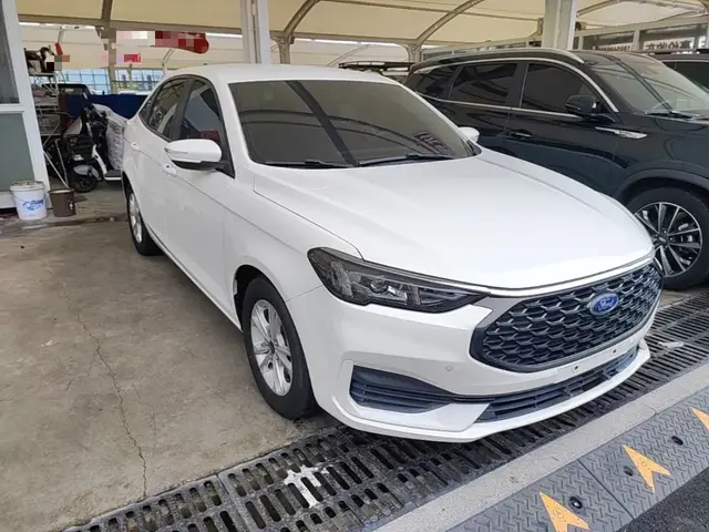 FORD ESCORT 2021