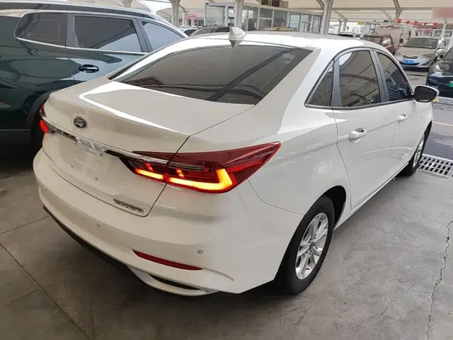 FORD ESCORT 2021