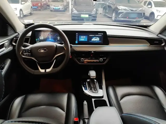 FORD ESCORT 2021