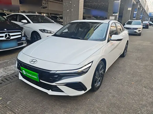 HYUNDAI ELANTRA PRESTIGE 2024