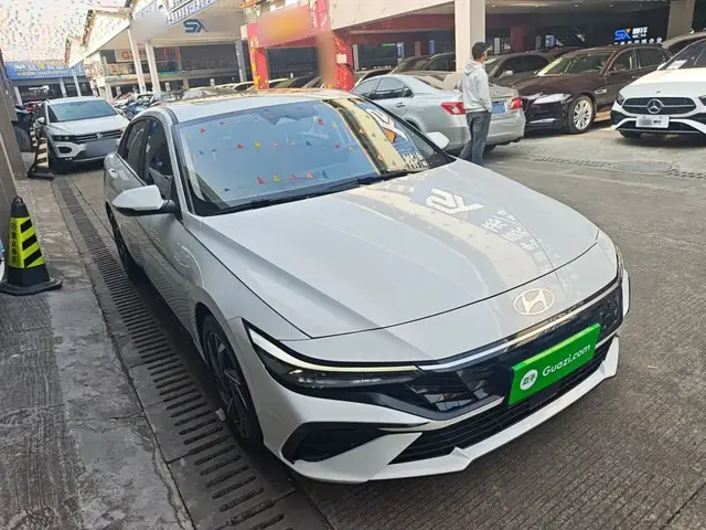 HYUNDAI ELANTRA PRESTIGE 2024