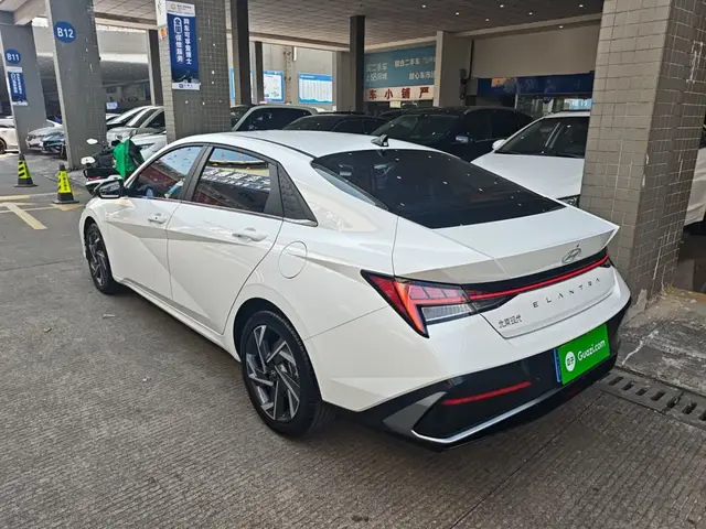 HYUNDAI ELANTRA PRESTIGE 2024