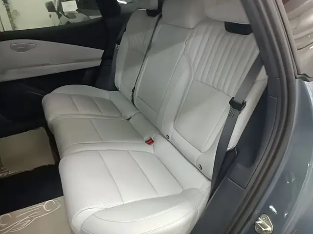 LYNK & CO Z10 2024