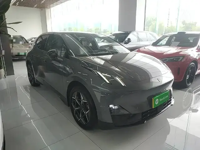 LYNK & CO Z20 2024