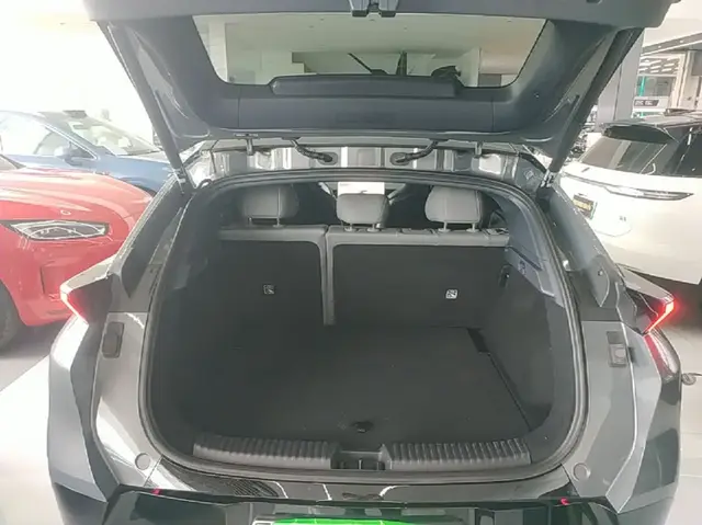 LYNK & CO Z20 2024