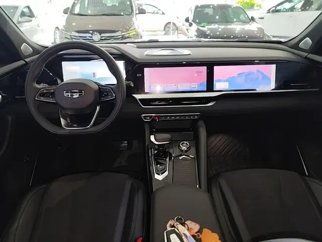 GEELY MONJARO L 2024