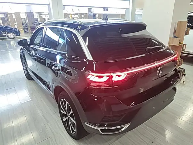 VOLKSWAGEN T-ROC 2023