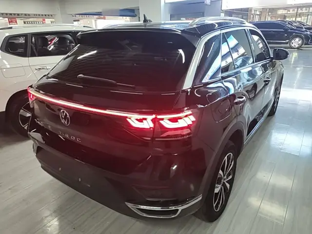 VOLKSWAGEN T-ROC 2023