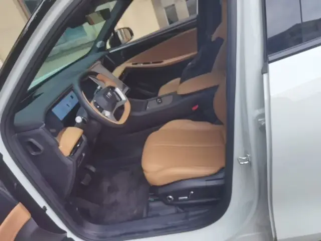 GEELY GALAXY L7 2023