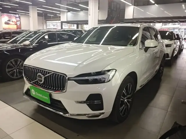 VOLVO XC60 LUXURY 2022