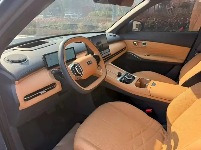 GEELY GALAXY STARSHIP EM-I GALAXY STARSHIP 7 EM-I 2024