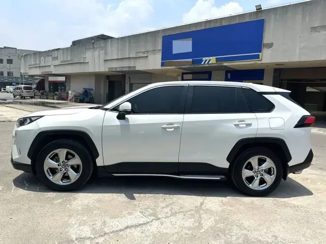 TOYOTA RAV4 2023