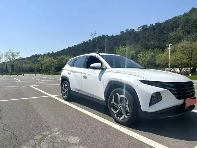 HYUNDAI TUCSON PREMIUM 2023