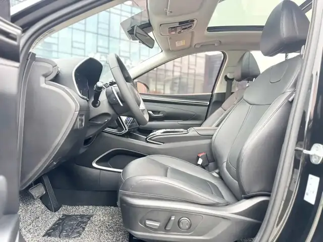 HYUNDAI TUCSON PREMIUM 2023