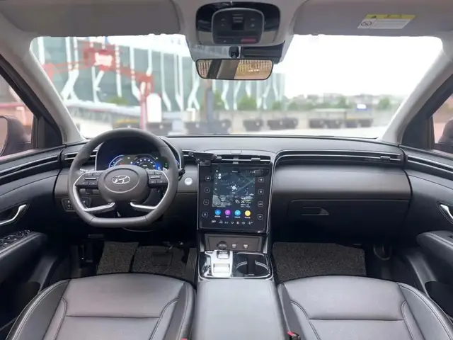 HYUNDAI TUCSON PREMIUM 2023