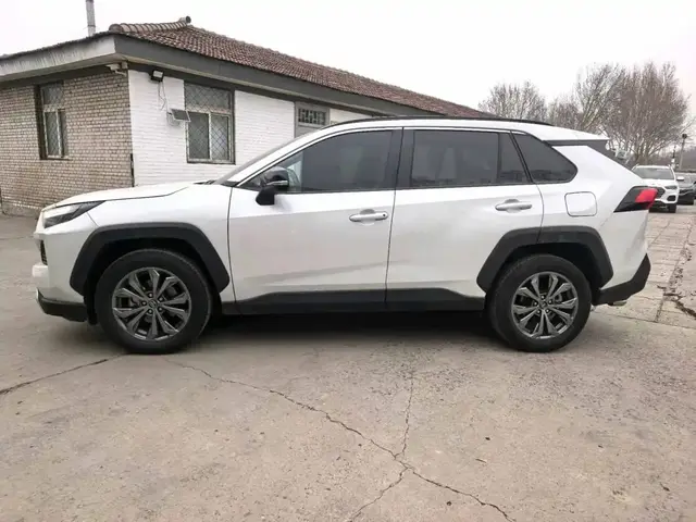TOYOTA RAV4 2023