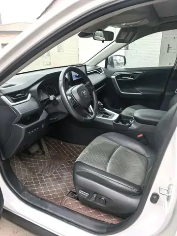TOYOTA RAV4 2023