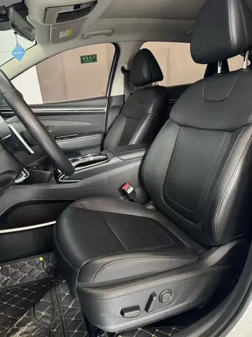 HYUNDAI TUCSON PREMIUM 2023