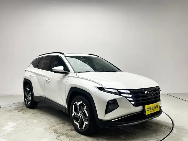 HYUNDAI TUCSON PREMIUM 2023