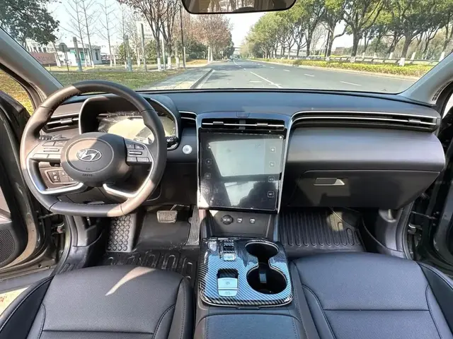 HYUNDAI TUCSON LUXURY 2023