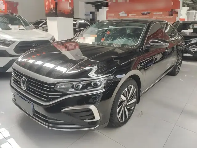 VOLKSWAGEN PASSAT LUXURY 2023