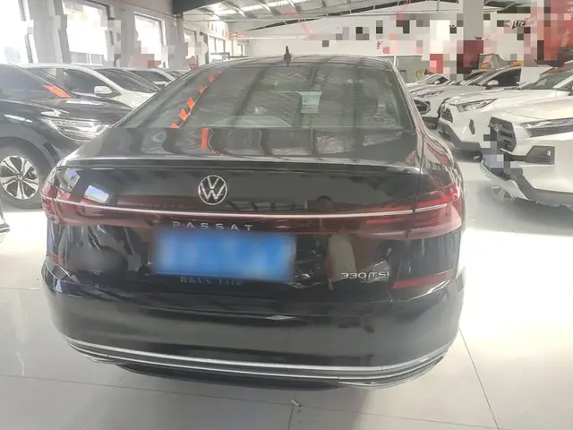 VOLKSWAGEN PASSAT LUXURY 2023
