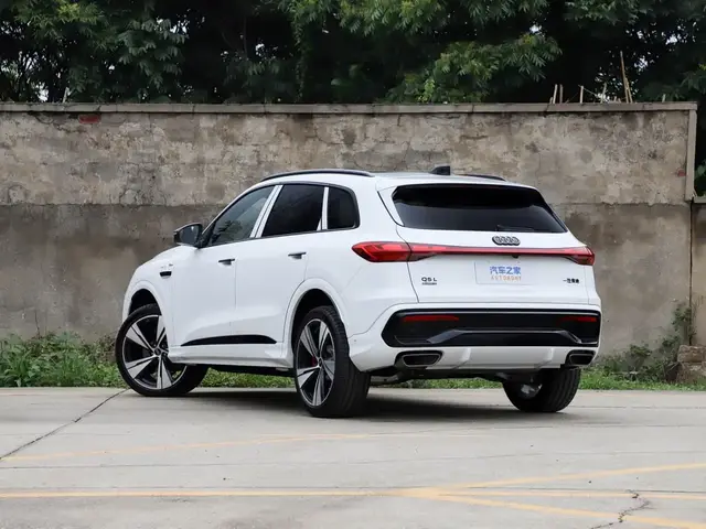 AUDI Q5L 2026