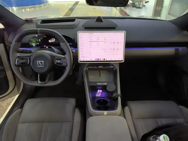 ZEEKR 007GT 2025