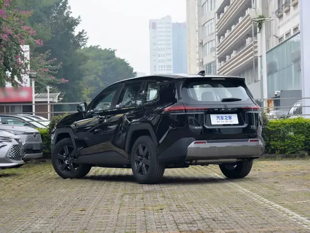 TOYOTA RAV4 LUXURY 2026