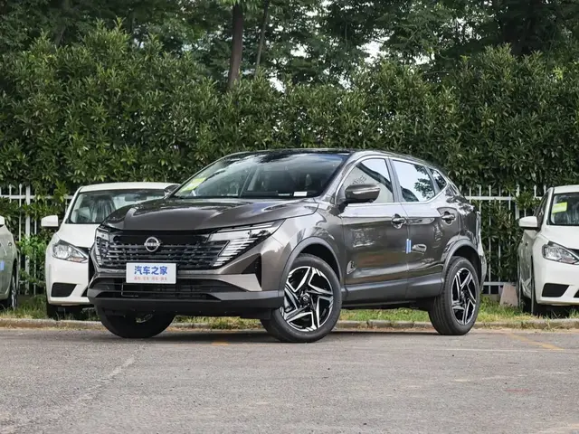 NISSAN QASHQAI 2025
