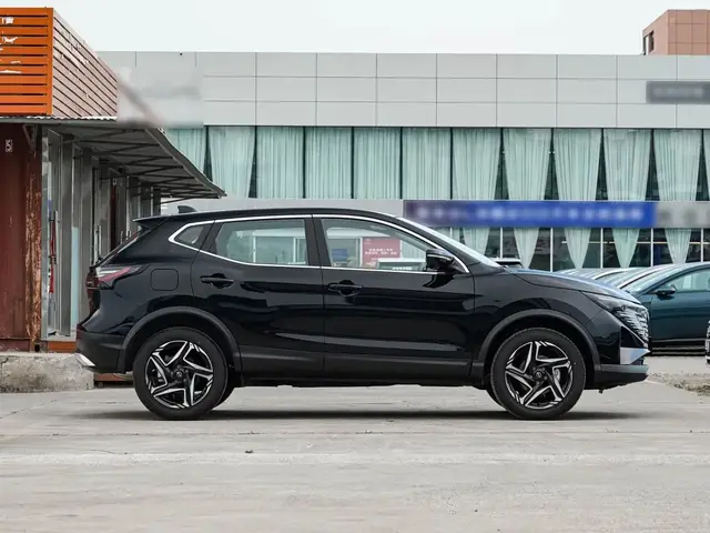 NISSAN QASHQAI 2025
