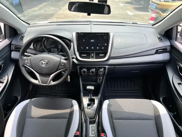 TOYOTA YARIS L 2022