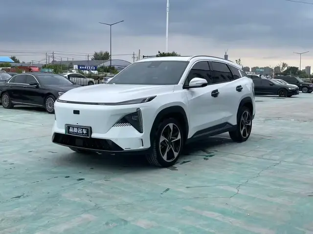 GEELY GALAXY L7 2024