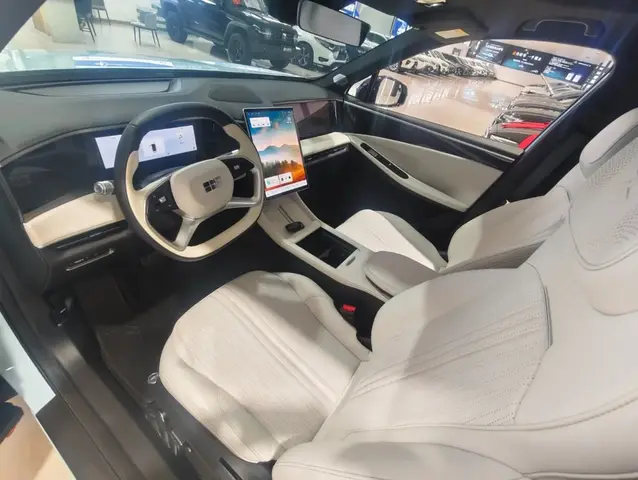 GEELY GALAXY L7 2023