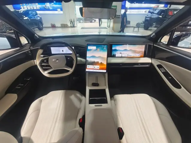 GEELY GALAXY L7 2023