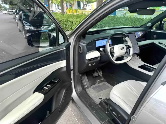 GEELY GALAXY L7 2023
