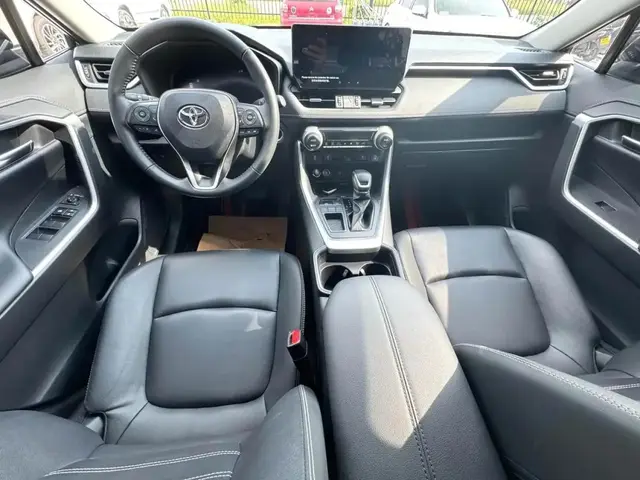 TOYOTA RAV4 2023