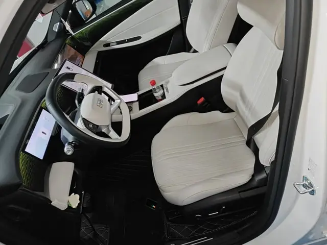 GEELY GALAXY L7 2023