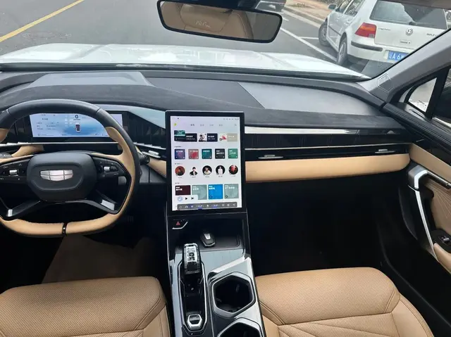 GEELY BOYUE L PREMIUM 2023