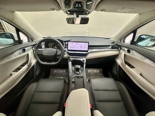 LYNK & CO 06 EM-P 2023