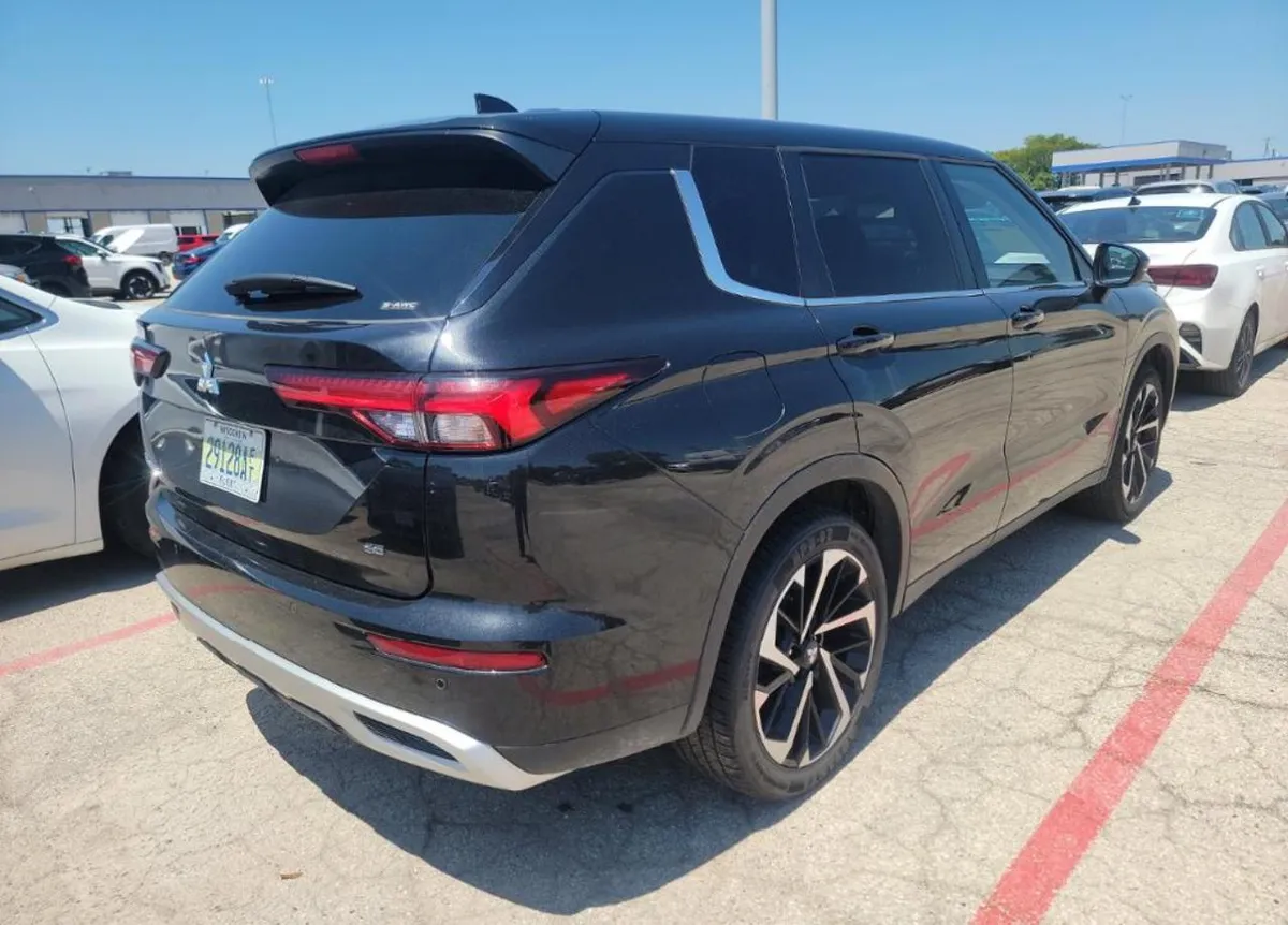 MITSUBISHI OUTLANDER SE 2024