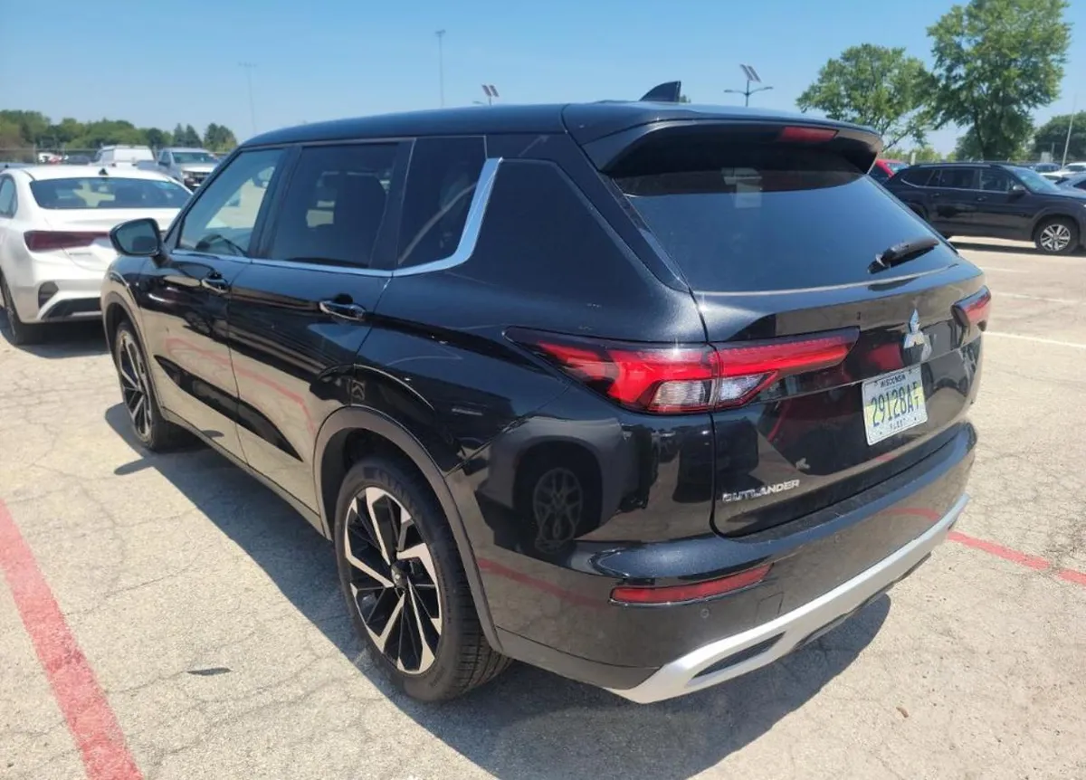 MITSUBISHI OUTLANDER SE 2024