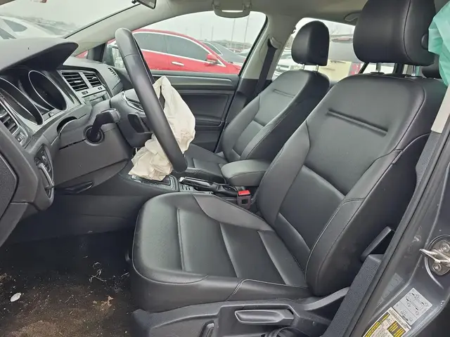 VOLKSWAGEN GOLF TSI 2021