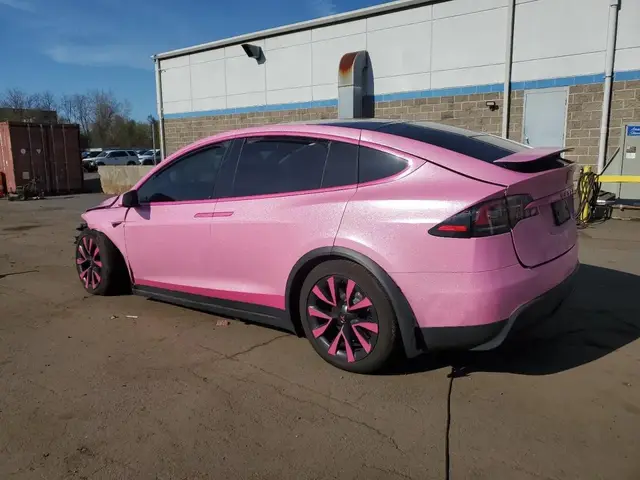 TESLA MODEL 2023