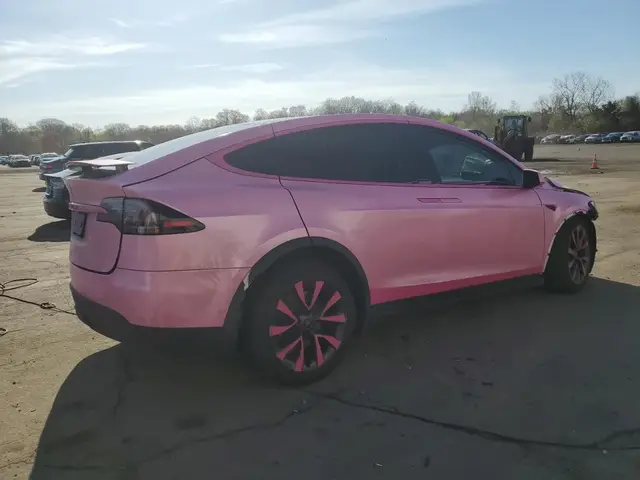 TESLA MODEL 2023