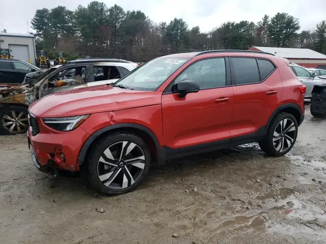 VOLVO XC40 PLUS 2023