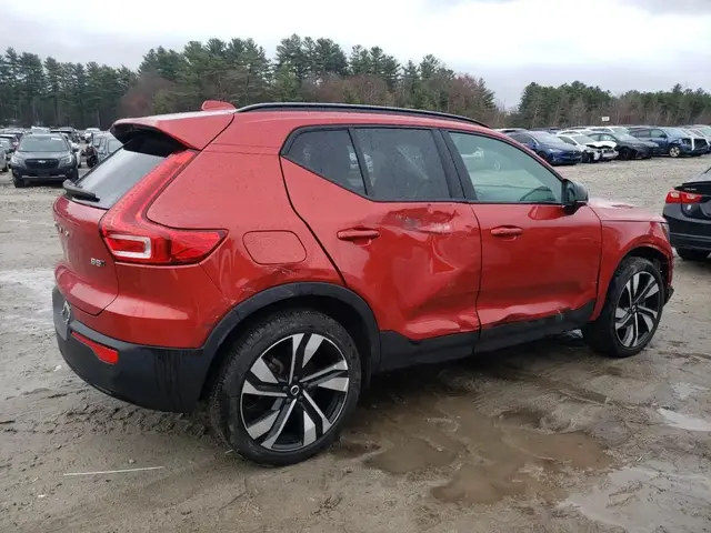 VOLVO XC40 PLUS 2023