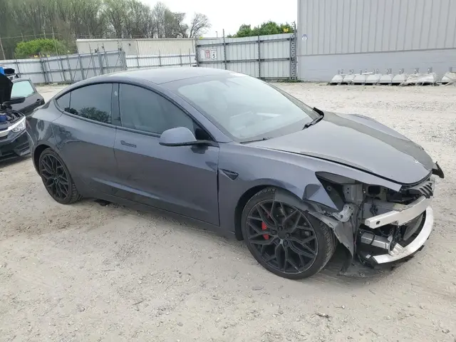 TESLA MODEL 3 2021