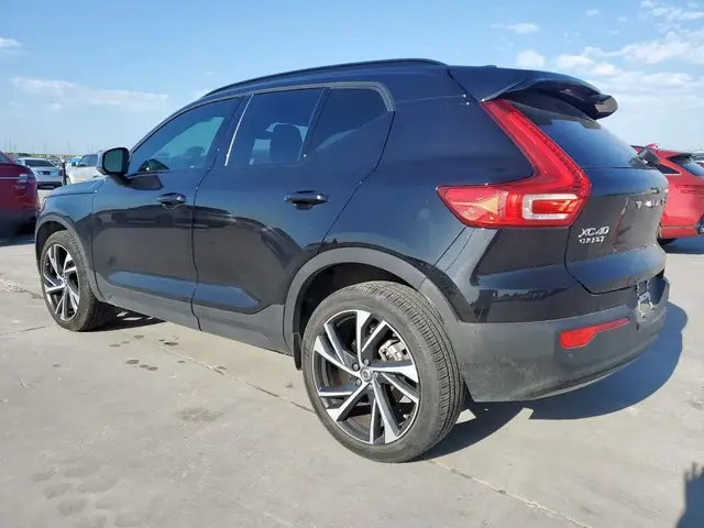 VOLVO XC40 T5 R-DESIGN 2021